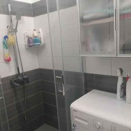 Seaview In Beach, Albania -elavator, Air-condition, Internet Provided *