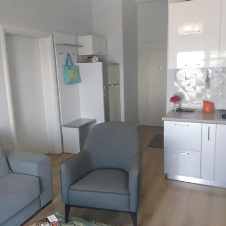 Seaview In Beach, Albania -elavator, Air-condition, Internet Provided