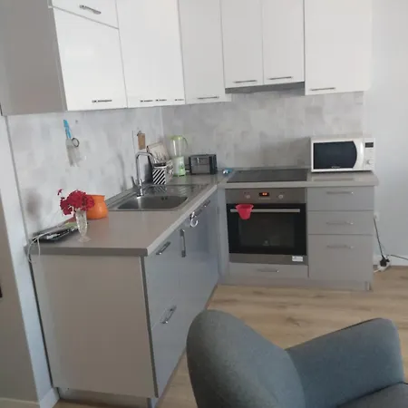 Seaview In Beach, Albania -elavator, Air-condition, Internet Provided Apartment