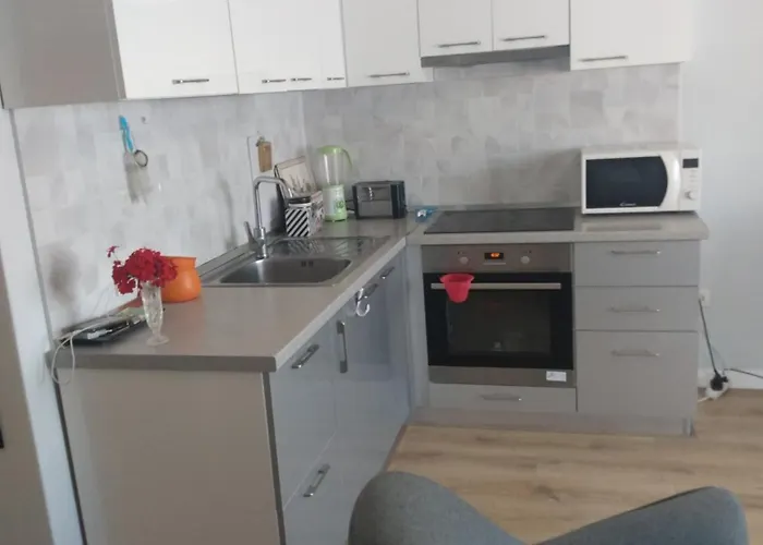 Seaview In Beach, Albania -elavator, Air-condition, Internet Provided 公寓